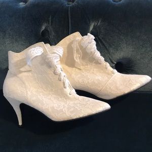 Kf Ltd lace booties